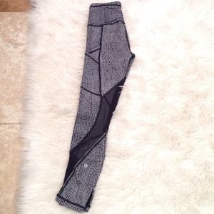 Lululemon- Mid- Calve Black Leggings